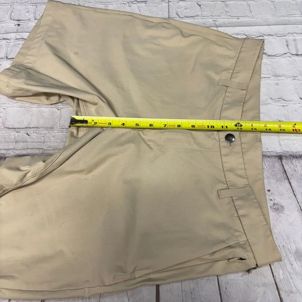Lululemon Men ABC Shorts Classic Fit 9
